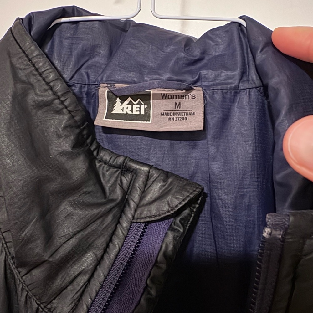 Women’s Black Light Down Jacket - image 2